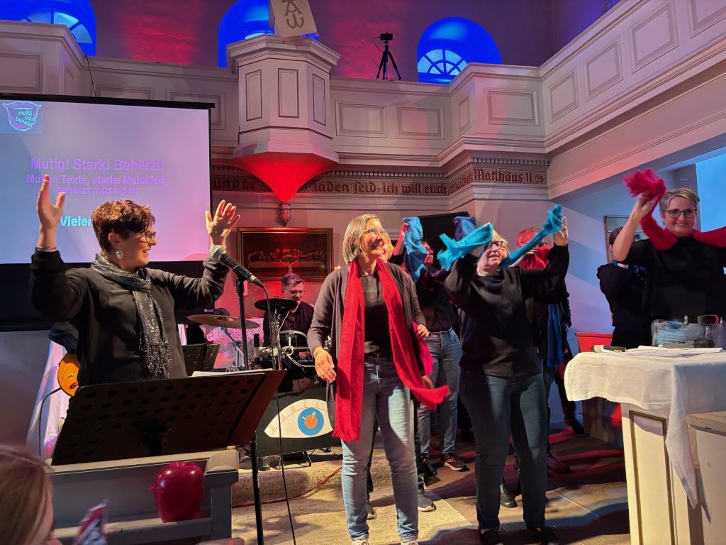 Mitsing-Konzert mit SpontanChor und der Band Kohelet in der Abbensener Christuskirche 2025